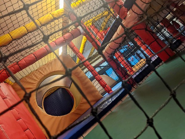 Soft play area tunnel