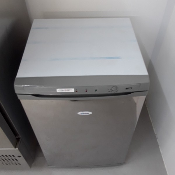 Commercial freezer (Under counter)