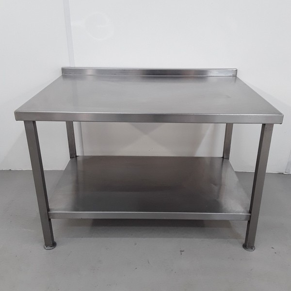 Stainless steel stand for kitchen equipment