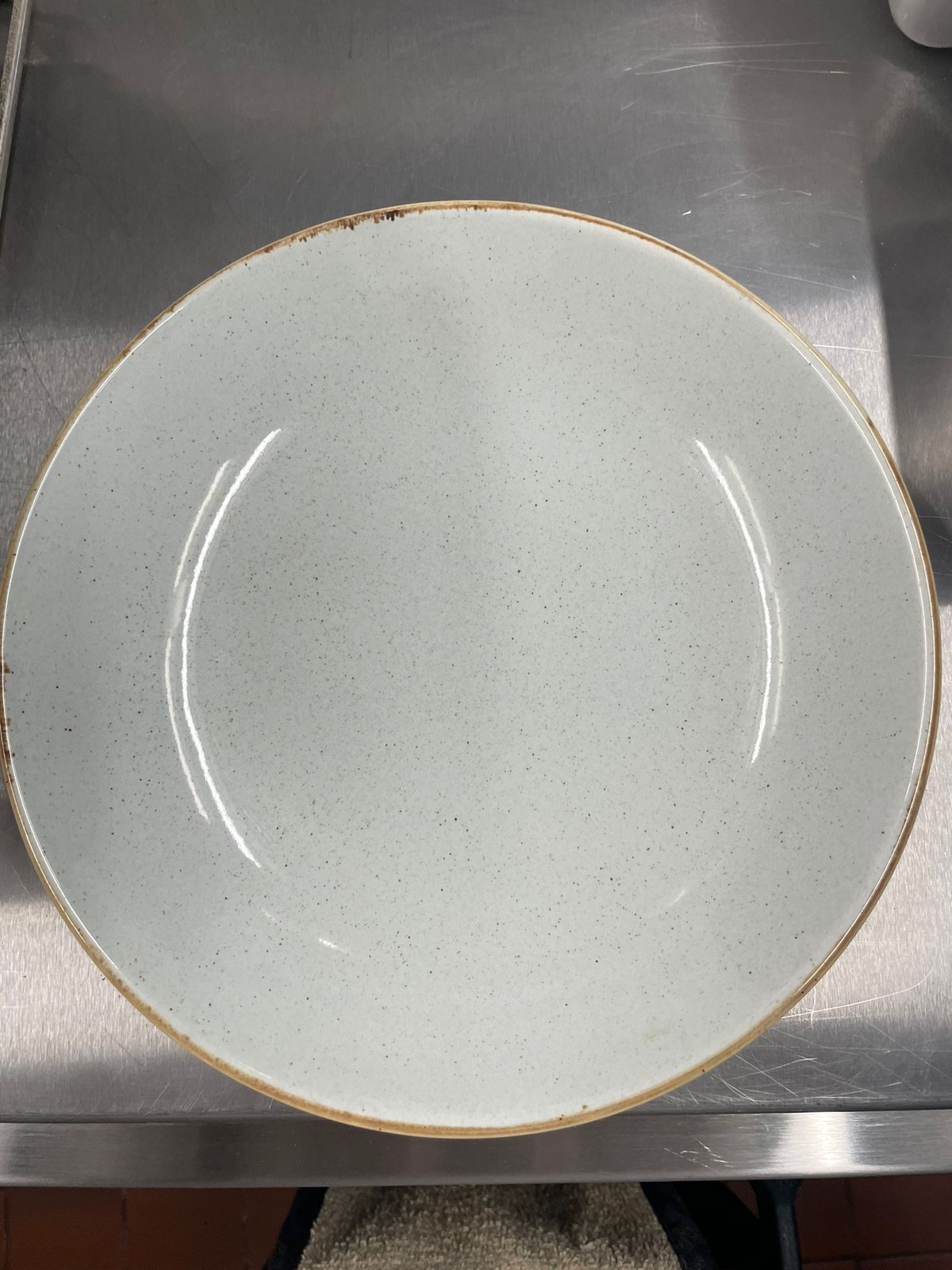 Secondhand Catering Equipment Crockery and China 75x Plates, Side