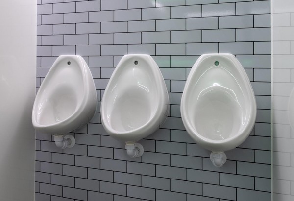 4+2 toilet trailers with three urinals