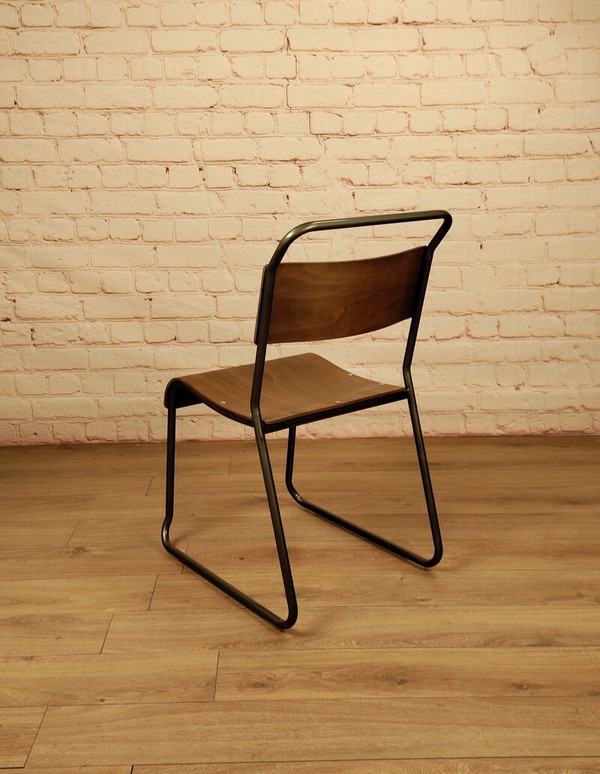 Tubular steel stacking chairs (Retro style)