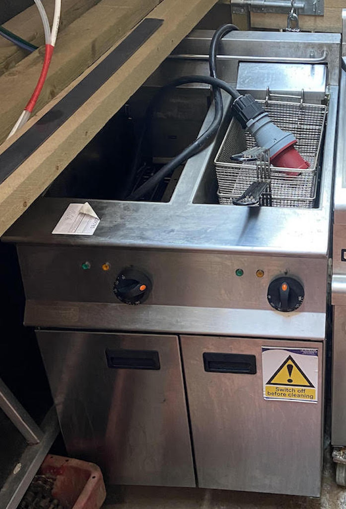 Secondhand Catering Equipment Electric Fryers 2x Lincat Opus 800