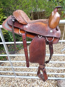 Cowboy stile saddle for sale