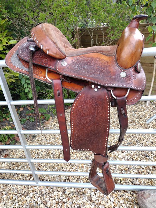 Cowboy stile saddle for sale Cowboy stile saddle for sale