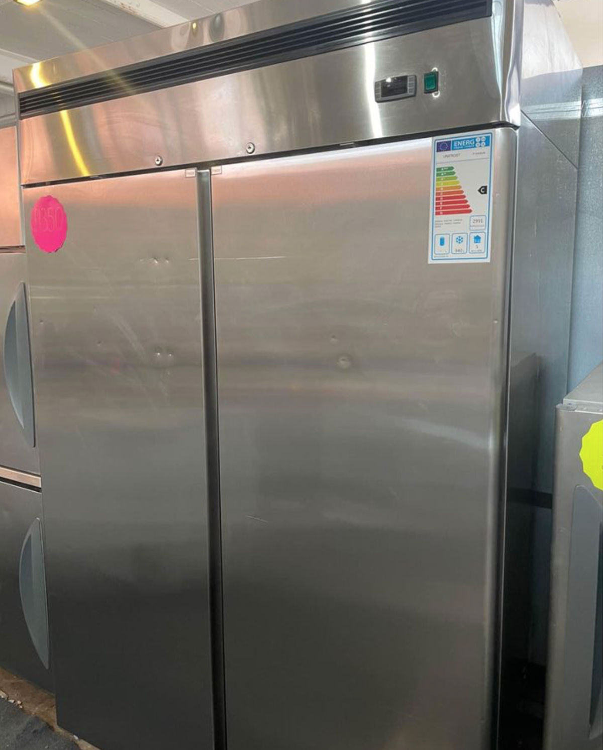 Secondhand Catering Equipment Upright Double Door Freezers Unifrost