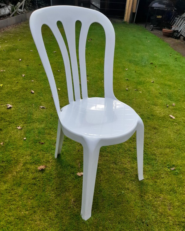 second hand plastic garden chairs