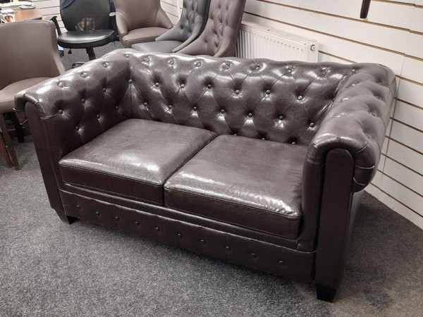 Classic Brown Leather Chesterfield settees for sale