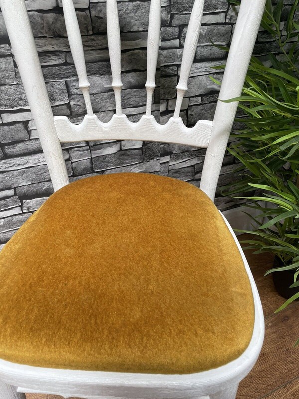 Secondhand Variation of Banqueting Chair Seat Pads 4 Different Colours For Sale