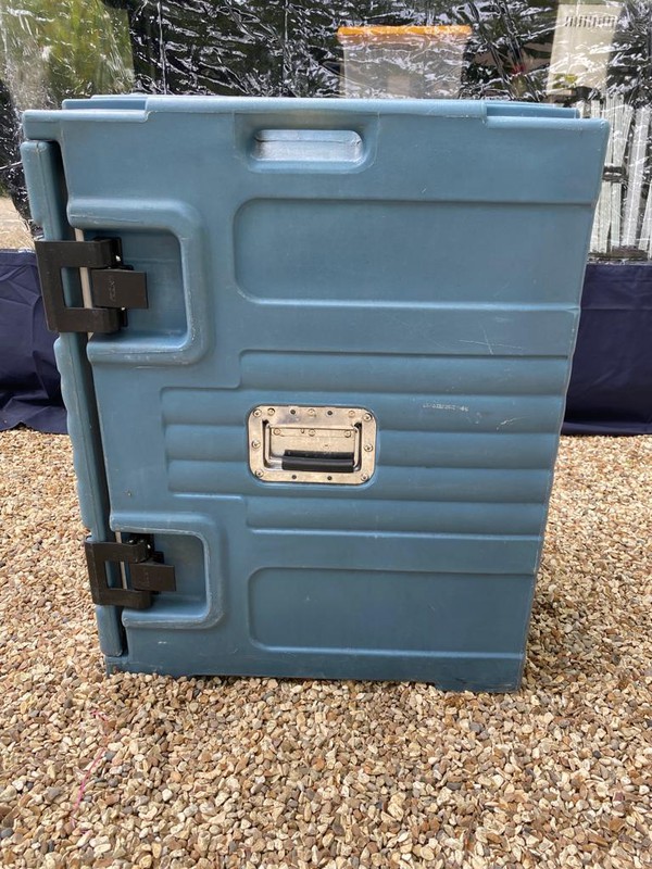 Food transport insulated box