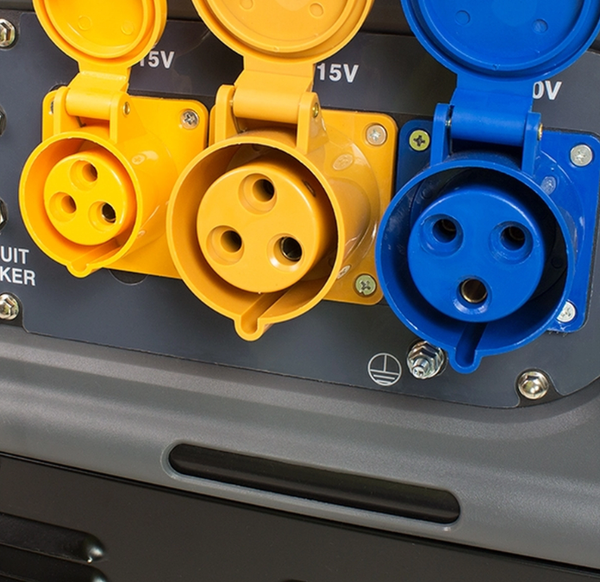 2x 115v yellow and 1x 32amp 230v Ceeform plugs