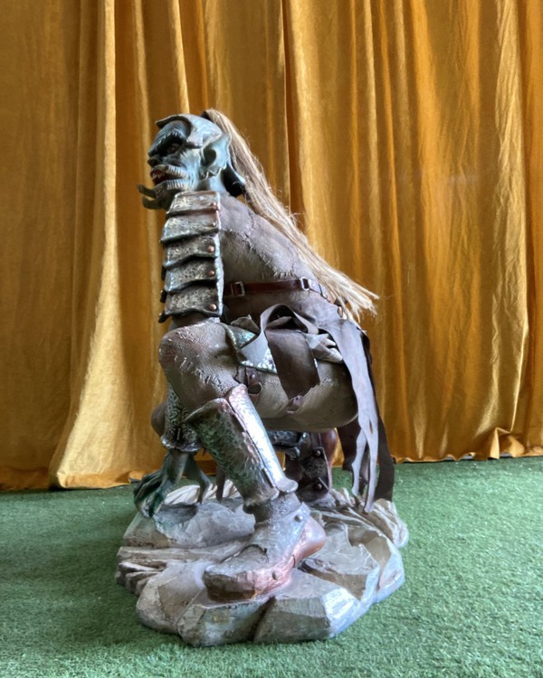 Secondhand Predator Statue Female