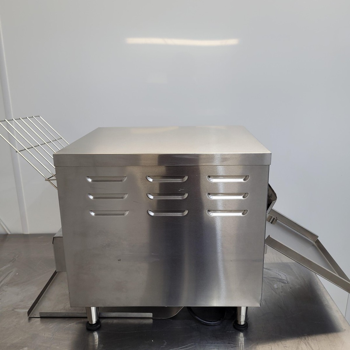 Secondhand Catering Equipment | Toasters | Used Buffalo DB175 Conveyor ...