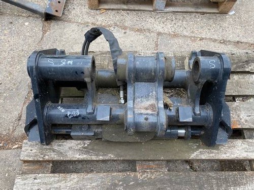 Manitou Headstock With HYD Locking Manitou Headstock With HYD Locking