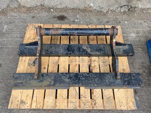Manitou 4 Tone Pallet Tine Carriage Manitou 4 Tone Pallet Tine Carriage