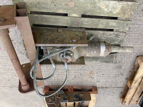 Hydraulic Breaker unit on a Manitou bracket Hydraulic Breaker unit on a Manitou bracket