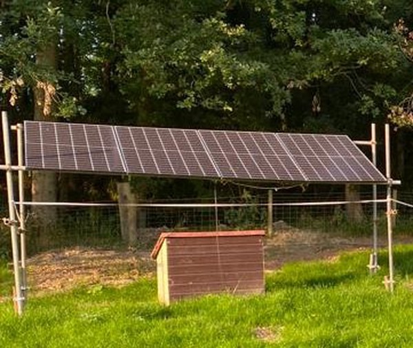 Glamping site 1.5kw solar power set up