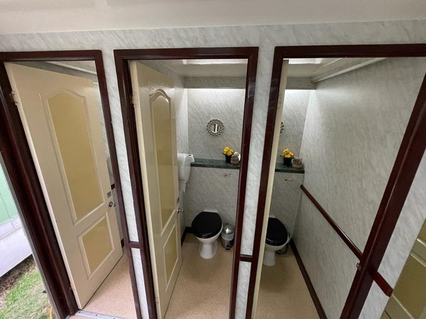 3 + 2 + 3 Urinals toilet trailer