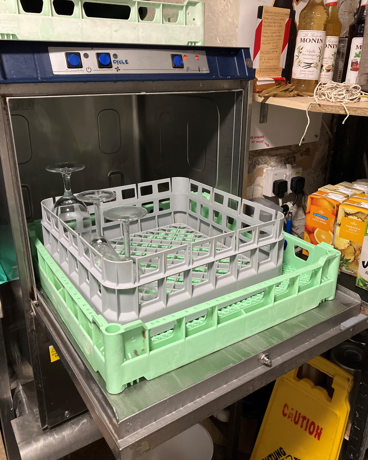 Secondhand Pub Equipment Glasswashers Commercial DC Glass Washer