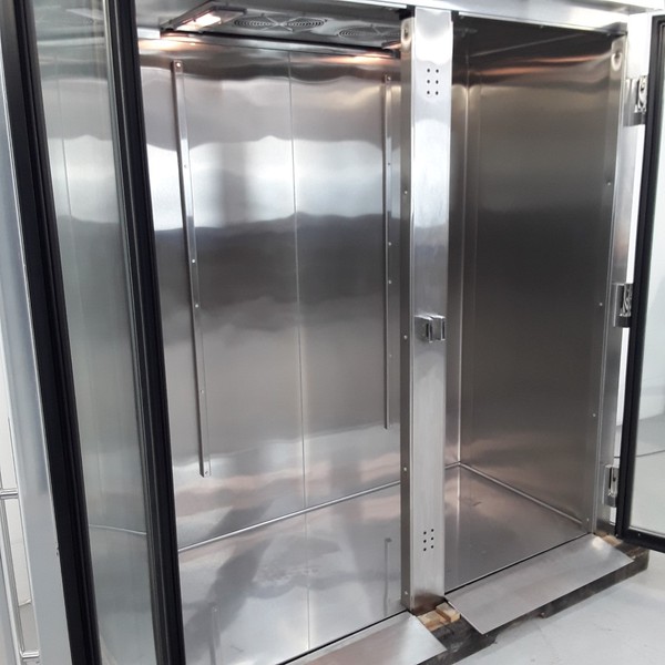 B Grade True Refrigerator TR2RRI-2G Roll In Glass Door Refrigerator