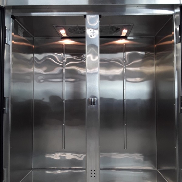 B Grade True Refrigerator TR2RRI-2G Roll In Glass Door Refrigerator For Sale