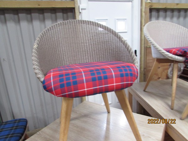 Wicker Lloyd loom style chair