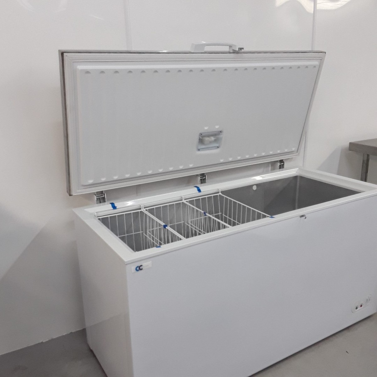 Secondhand Catering Equipment Chest Freezers New B Grade Midas MK4 550SS Stainless Lid Chest