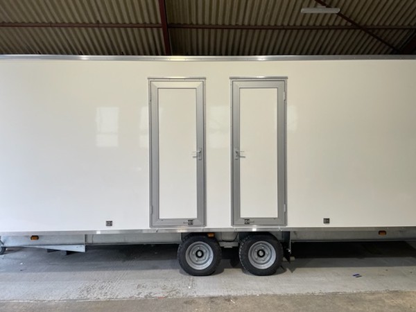 NEW 4 + 2 Luxury Toilet Trailer - Lincoln, Lincolnshire 2