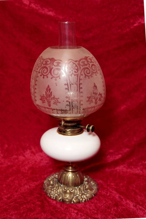 Victorian Oil Lamp for sale in Brass Victorian Oil Lamp for sale in Brass