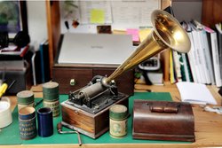 Edison Bell Imp phonograph