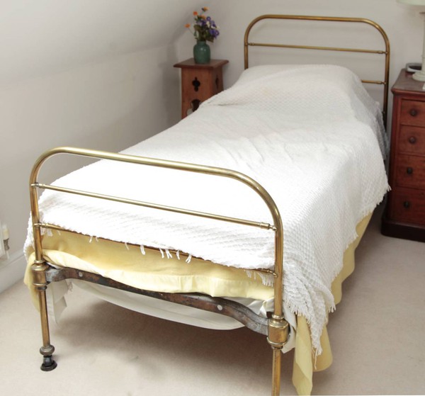 Brass beds (Antique)