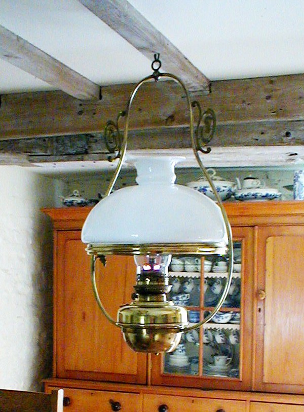 Brass handlining oil lamp