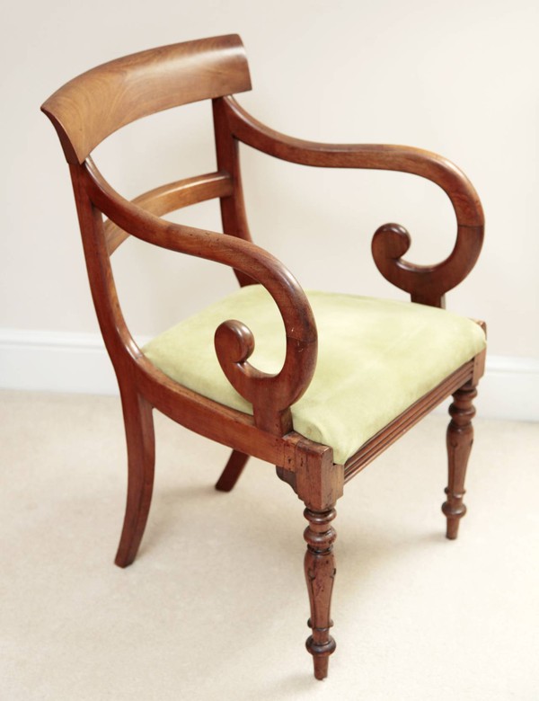 1830 - 1840 Mahogany carver dinging chair