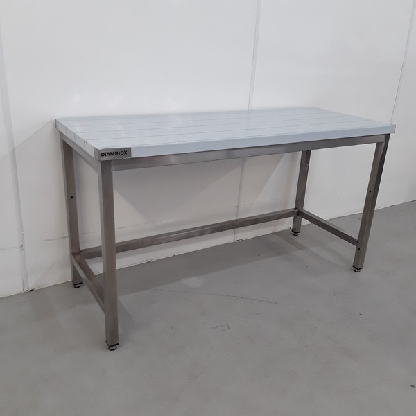 New steel table