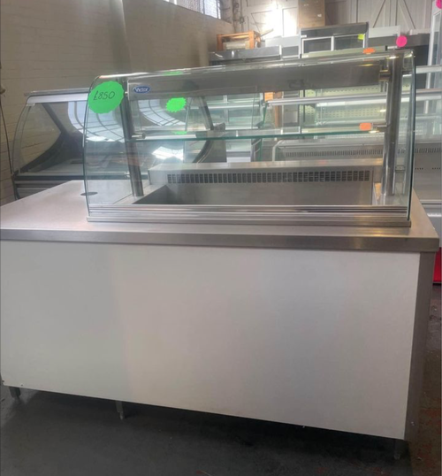 Secondhand Catering Equipment Patisserie and Cake Displays
