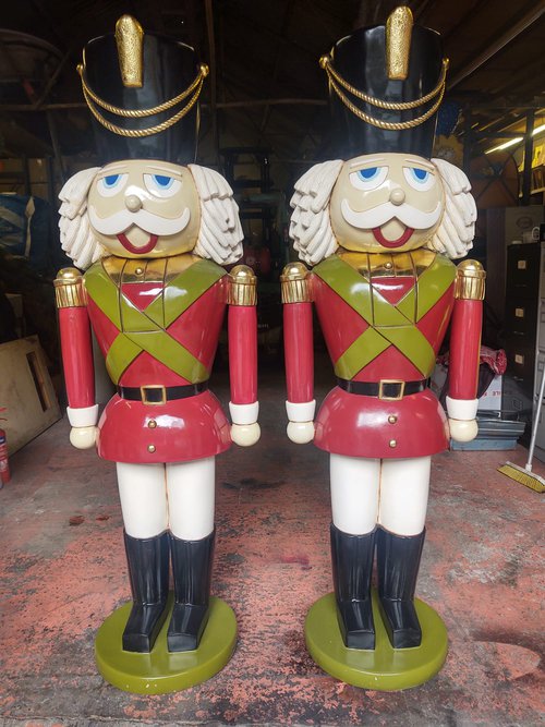 Life sized Nussknacker Models Life sized Nussknacker Models