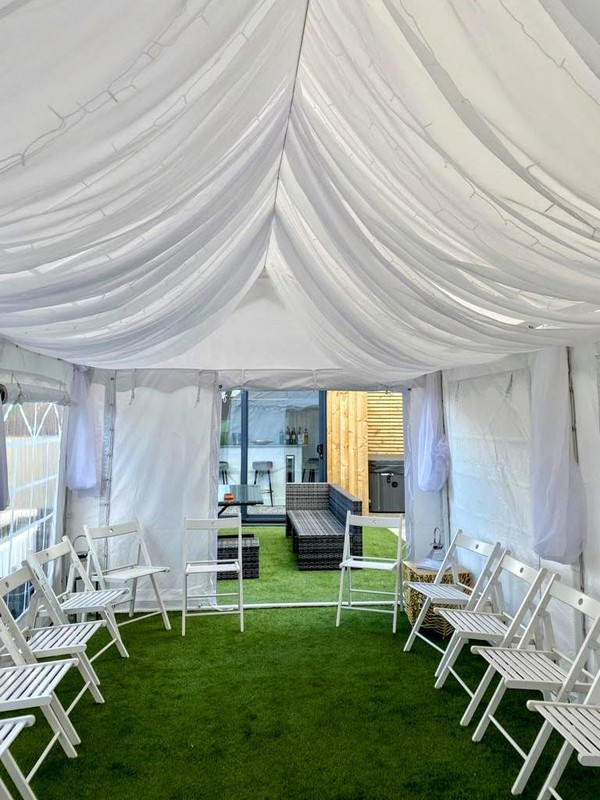 Gala tent with lining