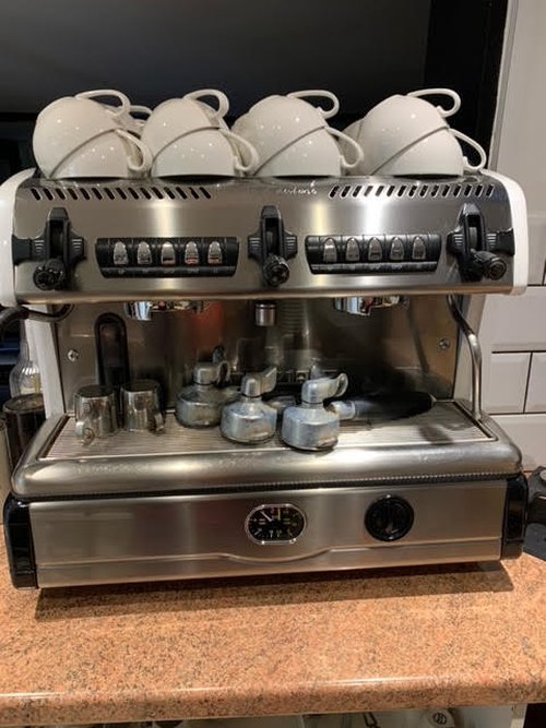 https://for-sale.used-secondhand.co.uk/media/used/secondhand/images/81480/la-spaziale-s5-2-group-compact-coffee-machine-grinder-and-accessories-her/500/la-spaziale-s5-2-group-compact-coffee-machine-339.jpeg