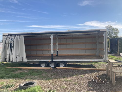 Trailer Trailer