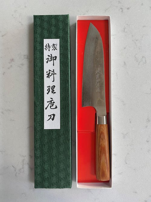 https://for-sale.used-secondhand.co.uk/media/used/secondhand/images/81580/katsuyasu-kamo-vg10-damascus-santoku-essex/500/katsuyasu-kamo-vg10-damascus-santoku-essex-246.jpeg