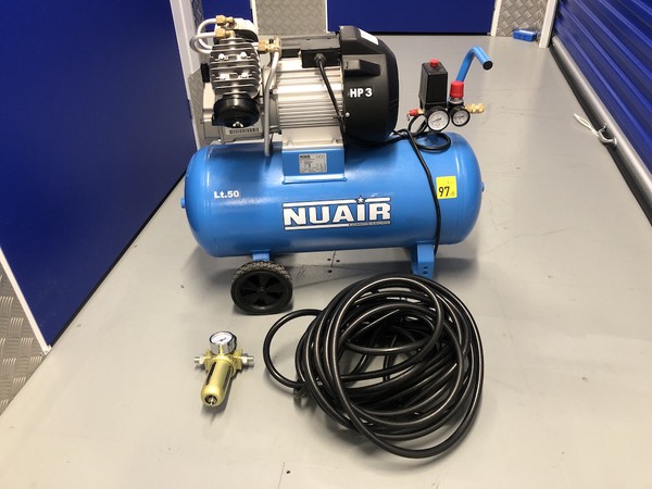 Compressor And Spray Gun With Connecting Kit For Spraying Desserts And Cakes