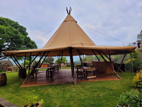Dry hire tipis