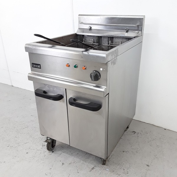 Used Lincat OE71/F/S Stainless Double Fryer.