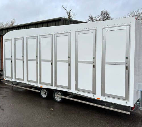 Six bay shower trailer by Gig Loo Six bay shower trailer by Gig Loo
