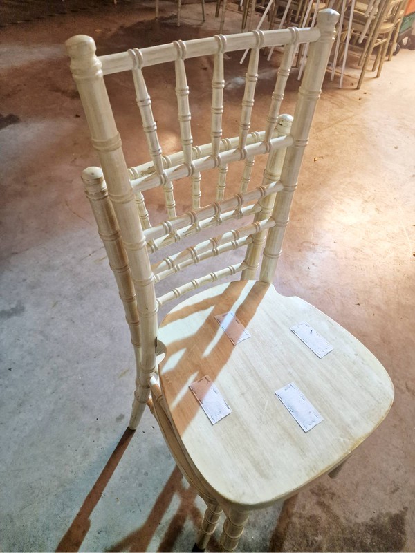 100x Chivari chairs for sale