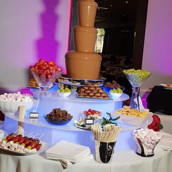 Chocolate Fountain Commercial Giles & Posner with LED Surround For Sale
