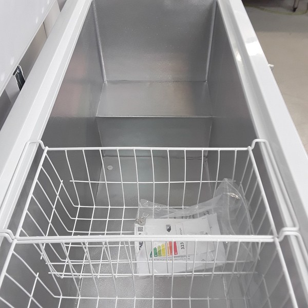 White Arctica Stainless Top Chest Freezer