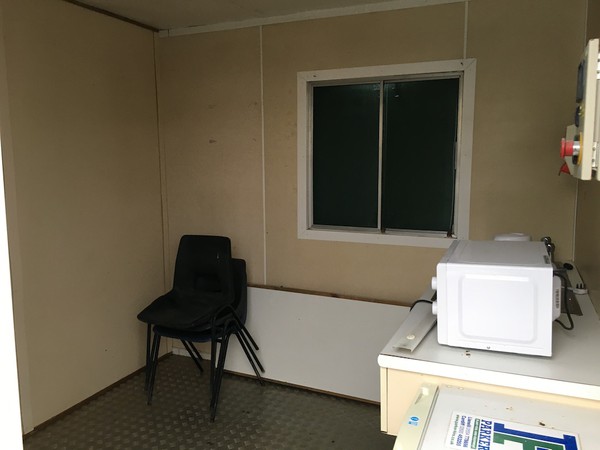 Green 24ft Self-contained Welfare Unit Facilities