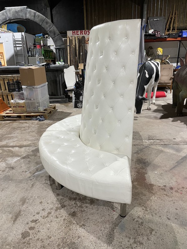 White Chesterfield Style Round Seating Section