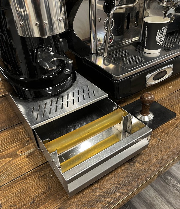 Black Syncro Royal 2 Group Full Size Espresso Machine with Grinder For Sale